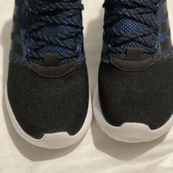 Adidas Sneakers Boys Size 4