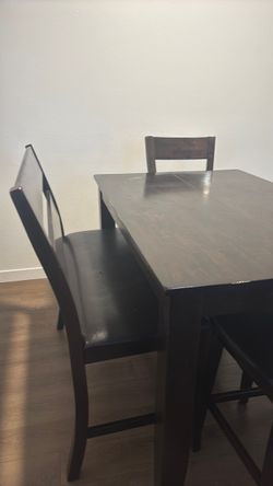 Dining table set