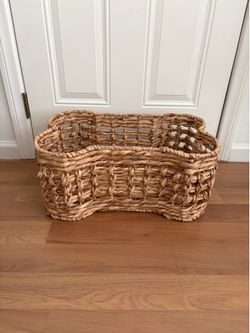Pet storage basket