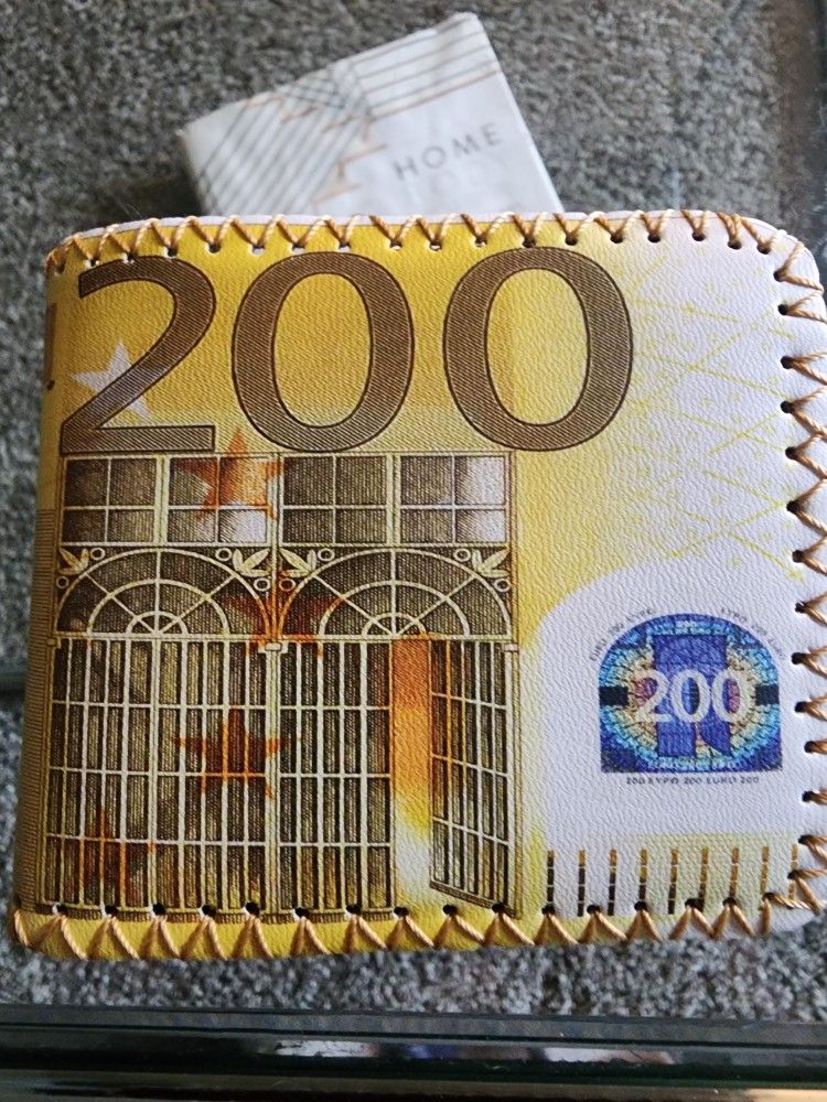 200 Euro Wallet
