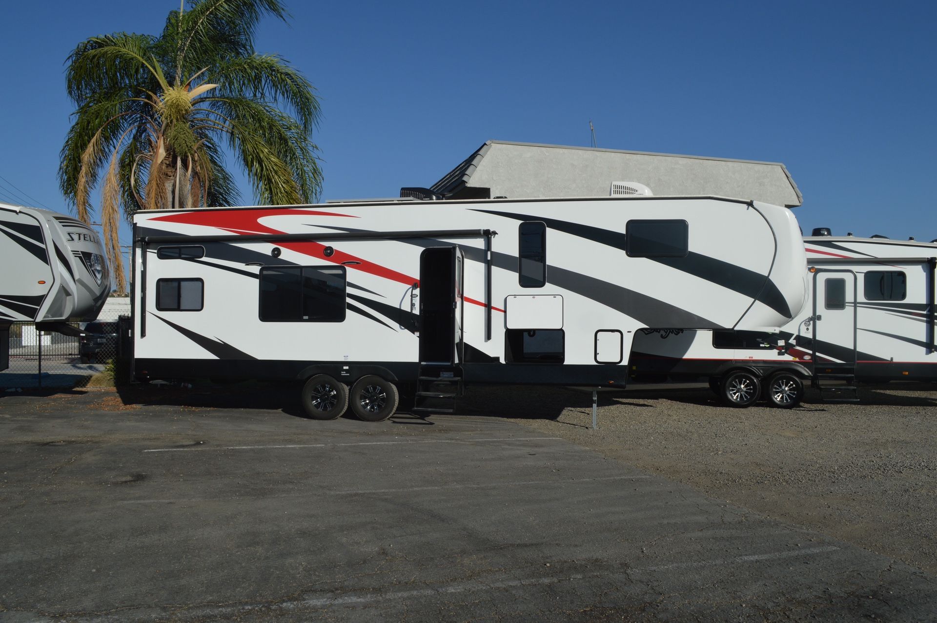 2021 Pacific Coachworks Blazen 2800XL Toy Hauler