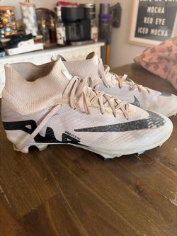 Soccer cleats size 7