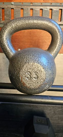35 lb Cast Iron Kettlebell