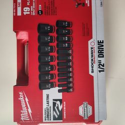 Milwaukee 19pcs 1/2 Impact Socket Set Kit