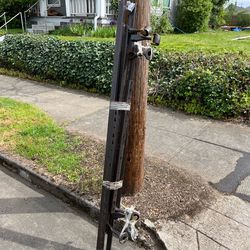 Free Metal Queen-sized Bed Frame