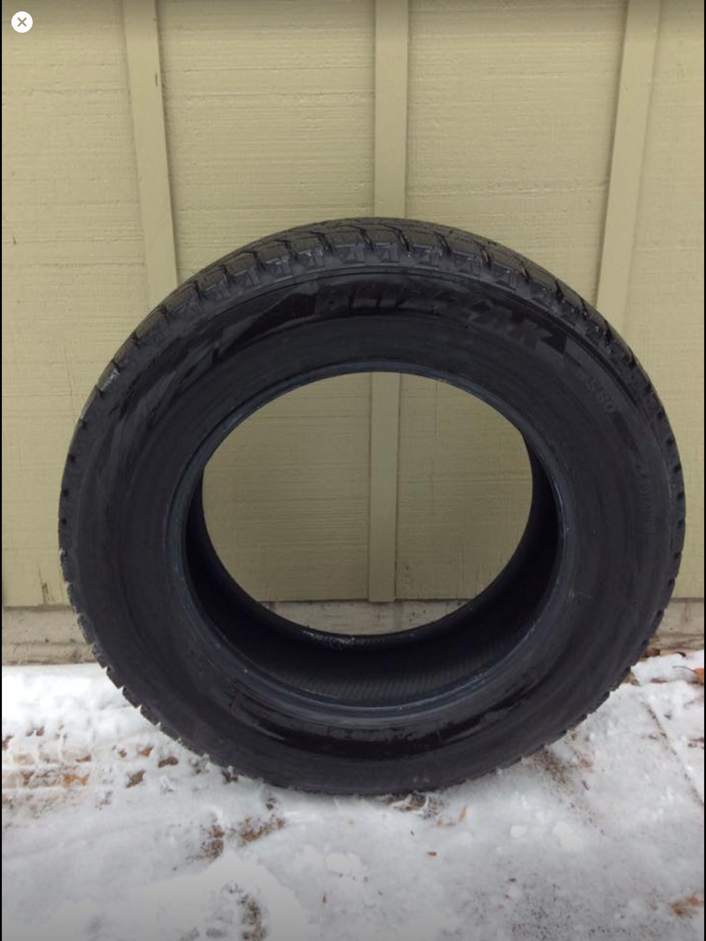 4 Bridgestone Blizzard snow tires. 225/65R17.