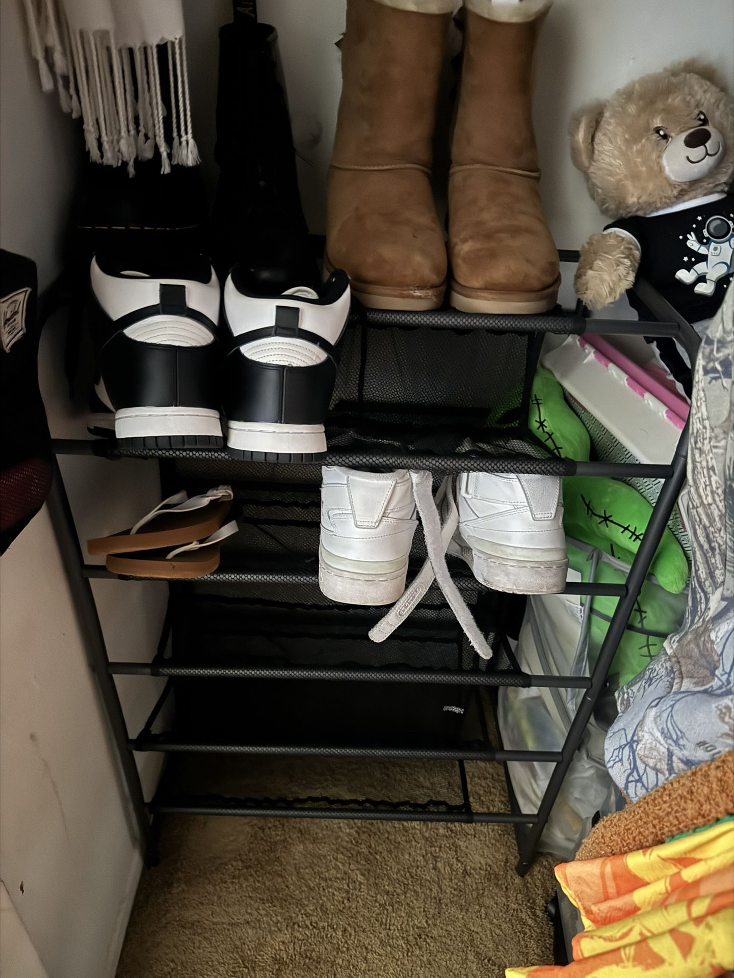 Shoe rack