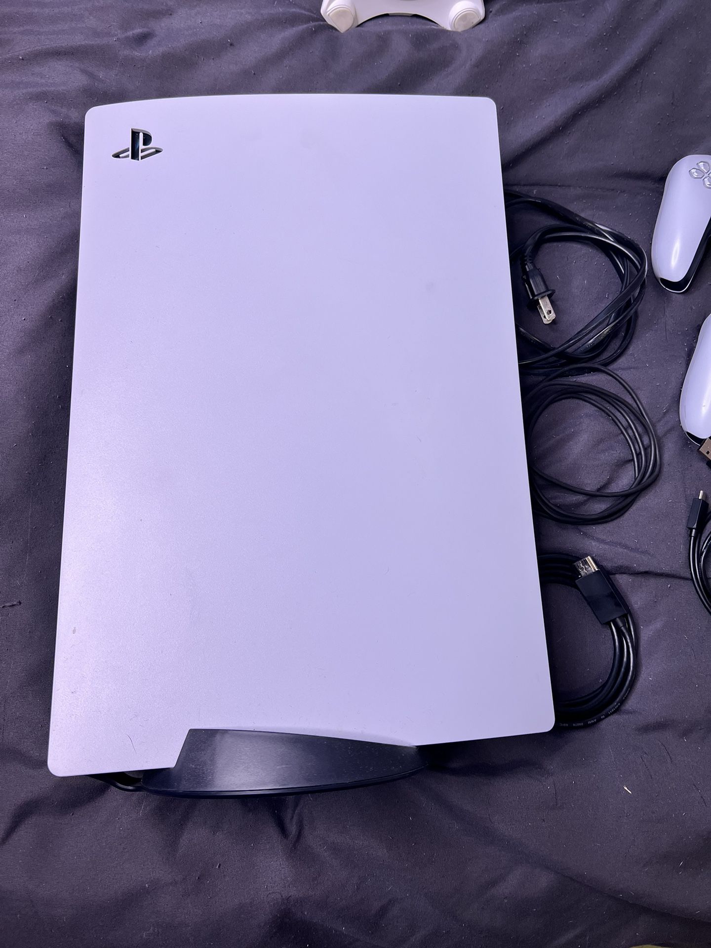 PS5 + 2 Controllers And Charging Doc + Streaming Set Up For Sale