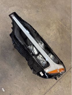 Volvo XC60 Headlight OEM 2018-2024 Left Driver Side LED OEM