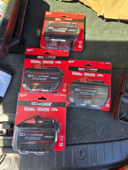 Milwaukee FORGE HD 12.0 M18 battery