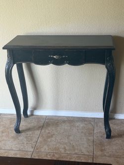 Accent table