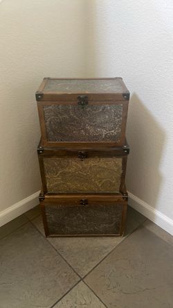 3 stacked chests (Ashley)