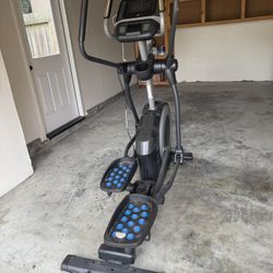 Elliptical NordicTrack w IFIT