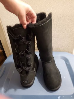 Real ugg boots size 8 worn 2 times 140$