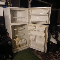 White Roper By WHIRPOOL Fridge