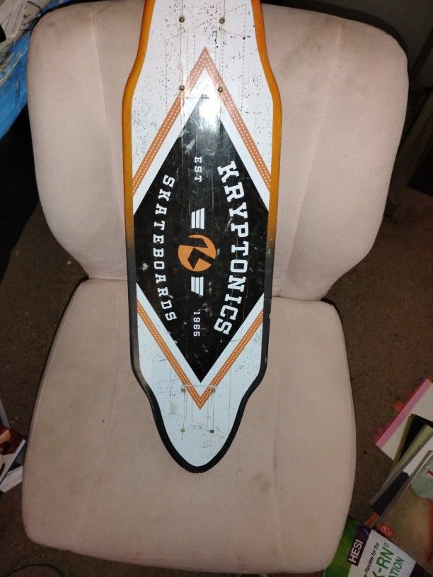 KRYPTONIC  SKATEBOARD