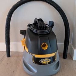 Wet Dry Vac, Small 2.5 Gallon, Stinger