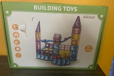 New 97 piece Magnetic Tile Set. STEM Toy