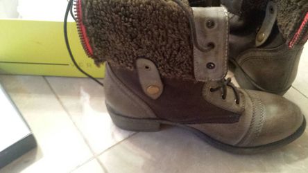New Brown Military Style Boots 7.5 Thumbnail