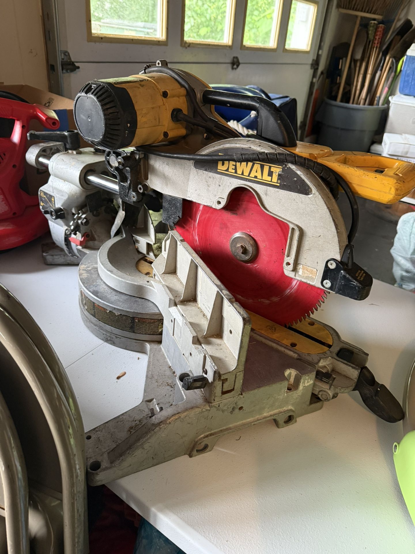 Dewalt miter saw