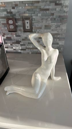 Jaru vintage White Glossy Abstract Female Figure Sculpture