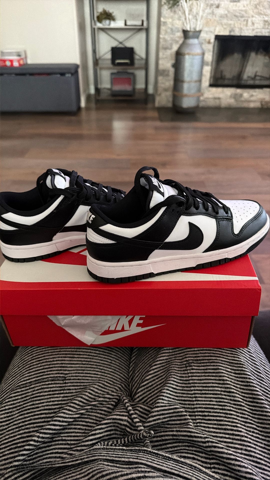 PANDAS LIKE NEW 6MEN / 7.5 WOMEN 65$