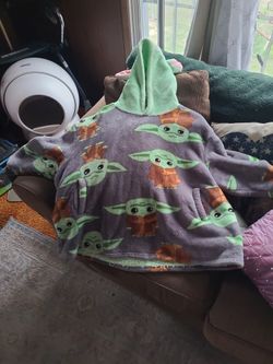 $5.00 Youth Star Wars Baby Yoda hooded Pullover Sweater "One Size Fits Most"(OSFM 4-10)
