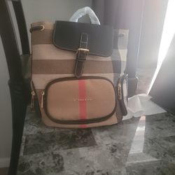 Burberry  Luxury     Hand Bag