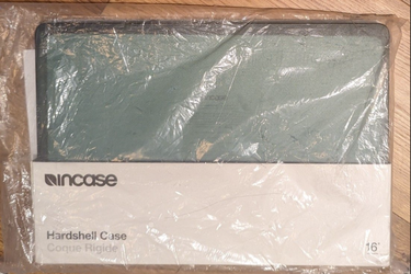 16" MacBook Pro Hardshell Case Green NEW