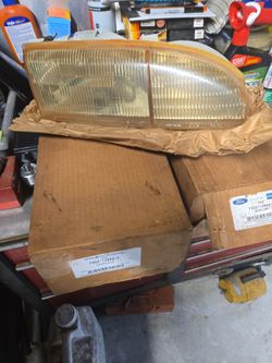 Ford head Lamps both sides