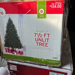 7.5 Ft Christmas Tree