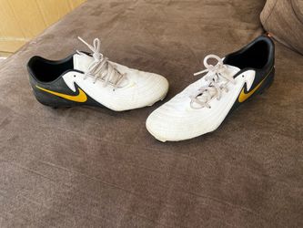 Nike Phantom Gx Soccer Cleats size 7