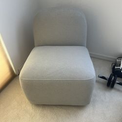 Modern swivel chair 