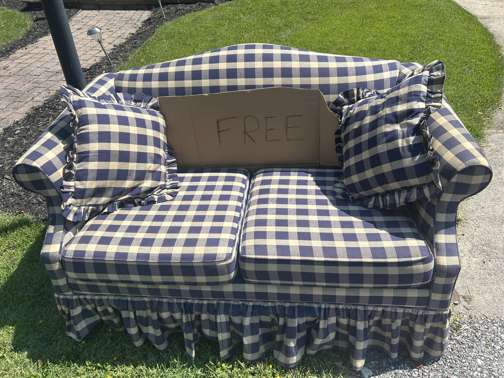 Free Love Seat