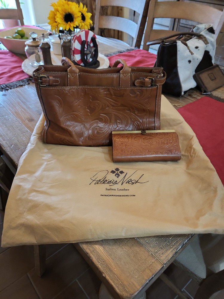 Patricia Nash Tooled Handbag and Wallet 14X9 With Strap X18