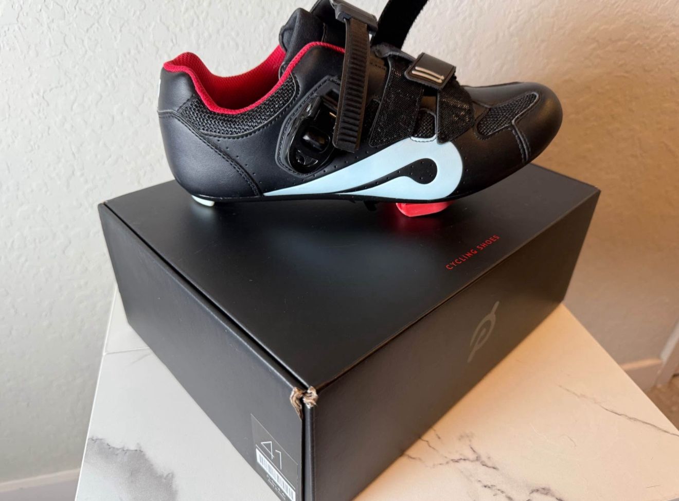 ***CLEAN, LIGHTLY USED PELOTON SHOES SIZE 41**