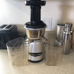 Omega VRT350 Vertical Low Speed Juicer, 150-Watt