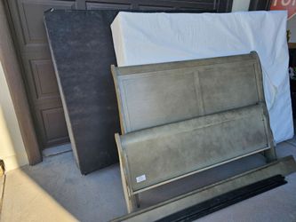 $80 QUEEN BED SET