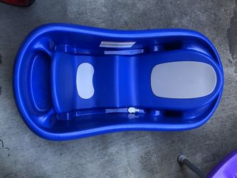 Infant bath tub