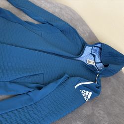 Adidas Sweater size L