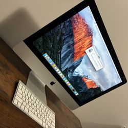 Apple iMac 21.5 Inch (Late 2015) 2.8 GHz i5 8 GB Ram