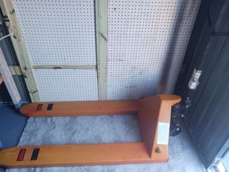 Pallet Jack Lightly Used