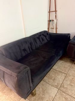 Clean & Sturdy Sofa Set