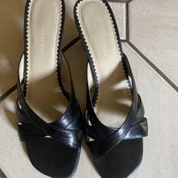 Naturalize Size 6  1/2  Sandals