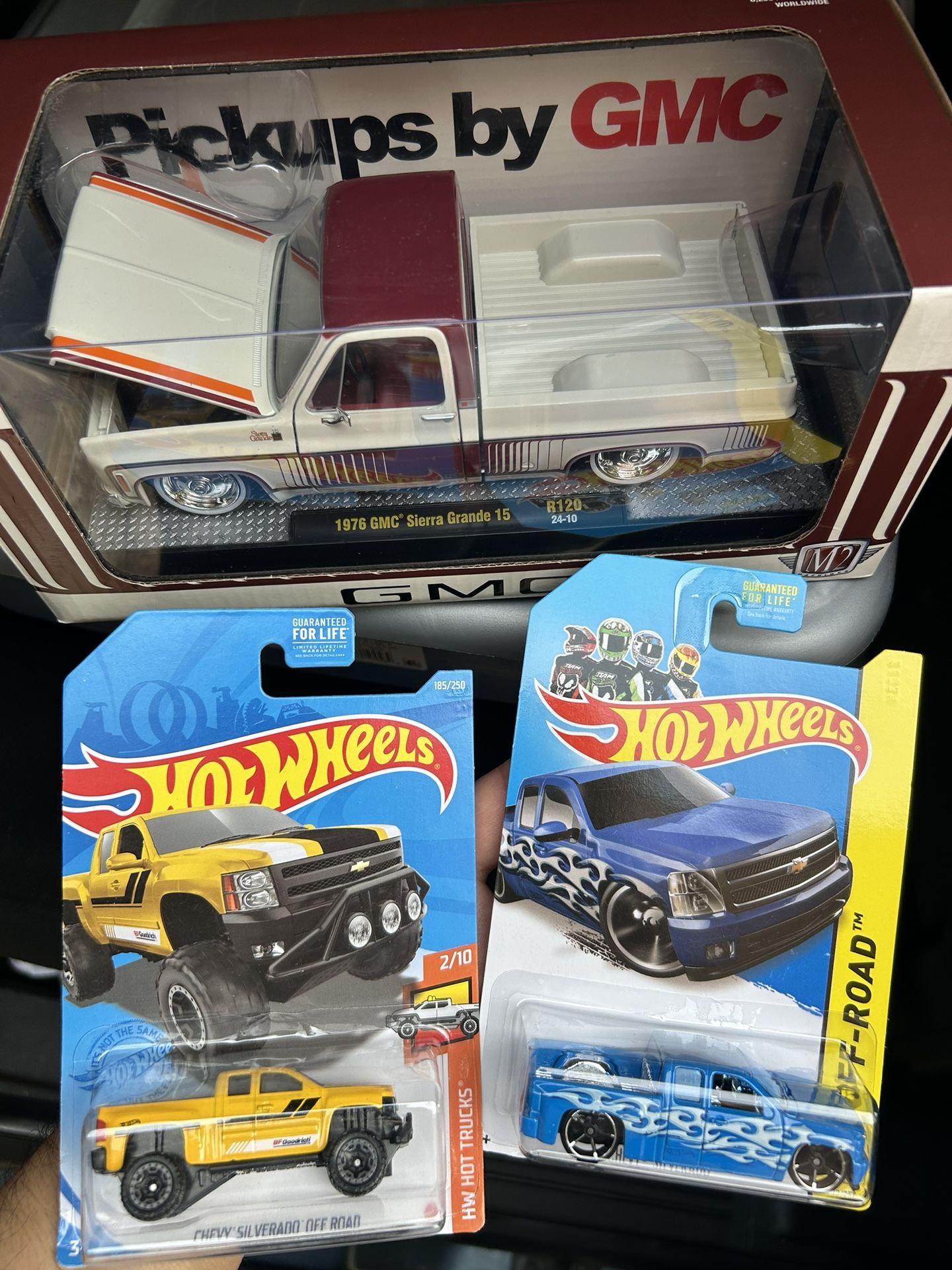 Silverado Hot Wheels M2