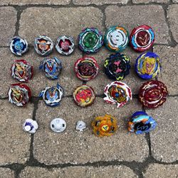 Beyblade Collection 17 Blades + Extra Parts, Takara Tomy + Hasbro 