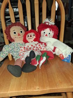Raggedy Ann dolls
