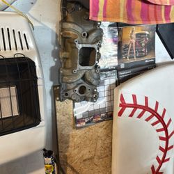 Edlebrock Torker 2 Single Plane Chevy Small Block I take