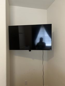 48” Inch vizeo TV And Bracket