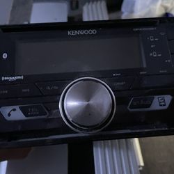 Kenwood Radio 